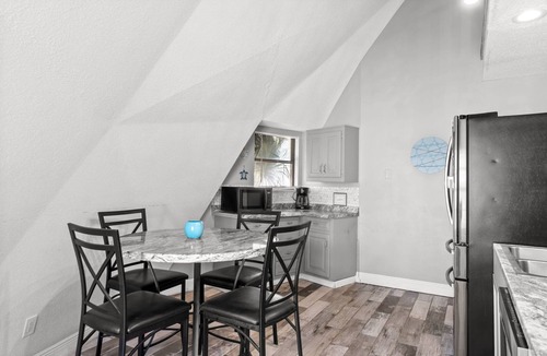Bel Air House | Short Walk To Beach | Firepit | Additional Studio