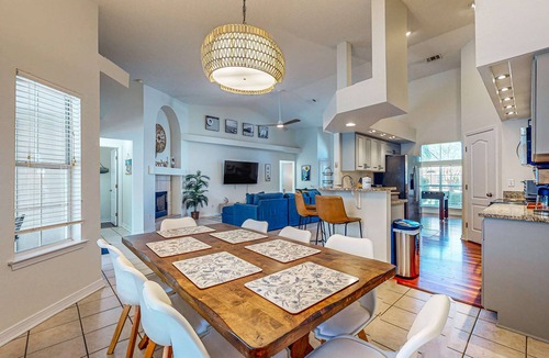 Ono Island House | Single-level home with fenced yard, private pool & washer&dryer