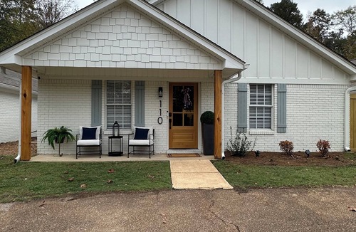 Oxford Cottage | Sip'ly Irresistible! Newly remodeled, 3-BD 3-Bath condo 1.7 miles from Campus!