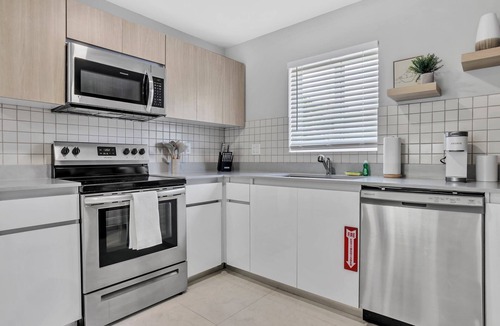 Downtown Fort Lauderdale House | Sistrunk Shades Villas #3 - Brand New Townhome Downtown Fort Lauderdale Florida
