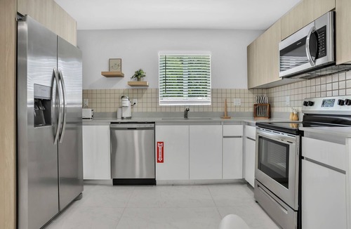 Downtown Fort Lauderdale Villa | Sistrunk Shades Entire Compound 5 Homes 50 Guests in Downtown Fort Lauderdale FL