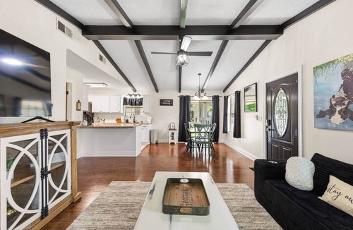 Carencro House | Sizzlin Farmhouse in Carencro