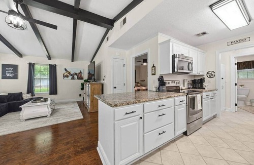 Carencro House | Sizzlin Farmhouse in Carencro