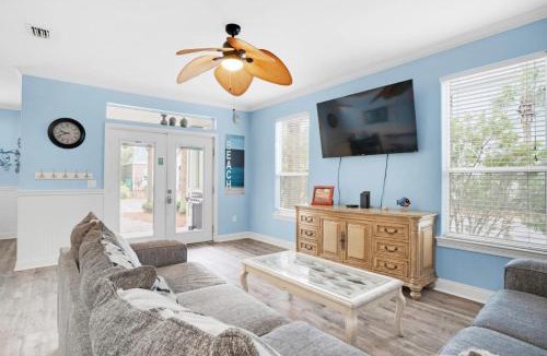 Villages of Crystal Beach House | Skips Corner Pet Friendly Beach Trolley