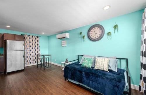 Braeswood Place Apartment | Sleek 1BR Apt with Free Park Near NRG, Med Center & UH