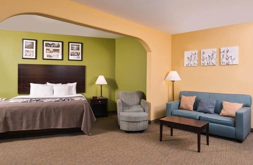 Greater Heights Hotel | Sleep Inn & Suites Downtown Houston Near Convention Center