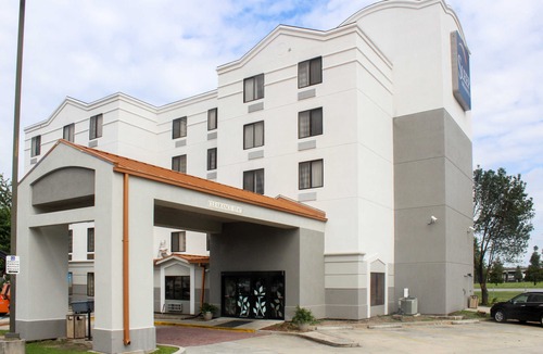 Metairie Hotel | Sleep Inn & Suites Metairie