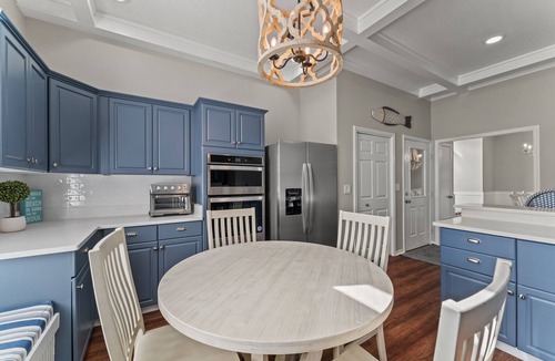 Crystal Shores House | Sleeps 16/Walk to Beach/6BR w/Bunk Room/Perfect for Families & Groups