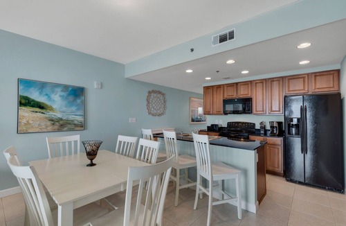 West Panama City Beach Condo | SLEEPS 9 - SPOTLESS OWNER MANAGED CONDO; BEACH FRONT, CLOSE TO PIER PARK!