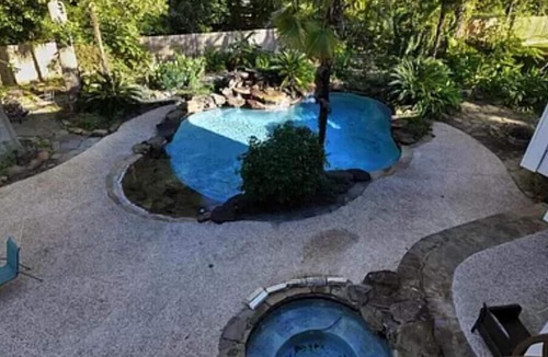 April Sound House | Slice of Paradise at Nora's Lake House near Conroe with private Pool and SPA!