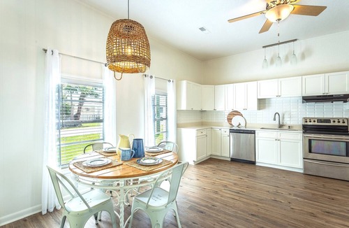 Apalachicola House | SNOWBIRDS WELCOME!nApalachicola Southern Charm