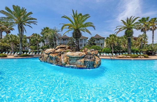 Villages of Crystal Beach House | So Stinkin Cute · Lagoon Pool & Hot Tub, Pac-Man & Beach Paradise