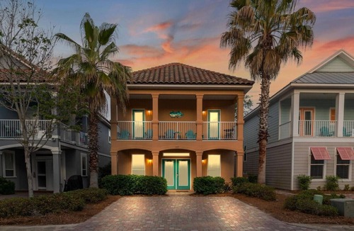 Villages of Crystal Beach House | So Stinkin Cute · Lagoon Pool & Hot Tub, Pac-Man & Beach Paradise