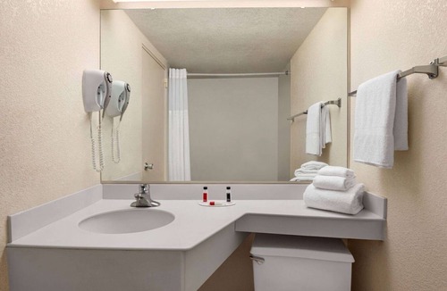 Daytona Beach Hotel | Soho Inn & Suites