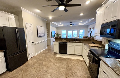 Magnolia Bluffs House | Solaria: Waterfront, Heated Pool, Kayak, Fish/Golf, St George Island