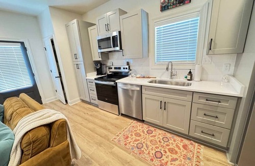 Oxford House | Sole Good - Oxford -LUXE sleeps 4 close to campus
