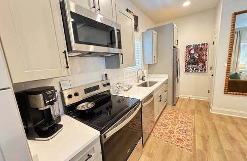 Oxford House | Sole Good - Oxford -LUXE sleeps 4 close to campus