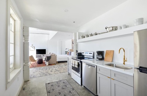 Faubourg Marigny Apartment | Sonder at Par L'Eau