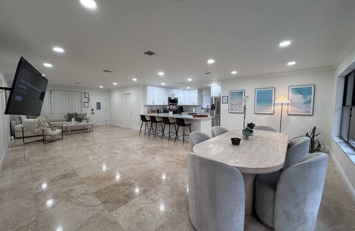 Oakland Park Villa | ★ Sophisticated 3BR Palm Villa with Private Heated Pool