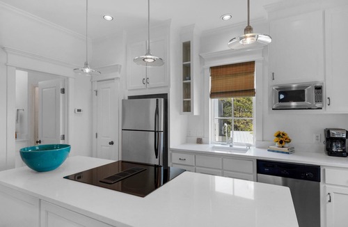 Rosemary Beach Cottage | Sophisticated Charm- Quiet and Relaxing Ambience-2 Bikes