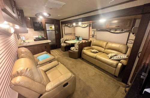 Prien House | South Lake Charles, Serene & Peaceful RV