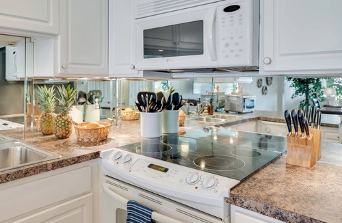 Upper Grand Lagoon House | South Point Marina! Bay Point + Views, Golf, Neons