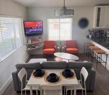 North Hyde Park House | South Tampa Pet Friendly Home with Office & Yard