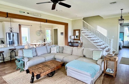 Old Town House | Southern Charm- Beach Town Paradise with Pool