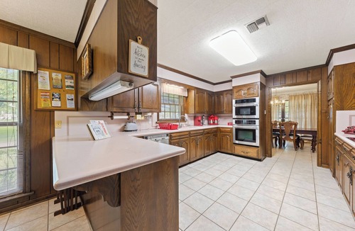 Broussard House | Southern Charm in the Heart of Cajun Country 3BR Home Sleeps 8