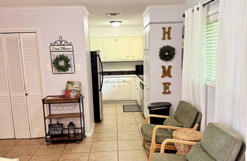 Lake Charles House | Southern Charm- pets allowed! 2 miles from Casinos