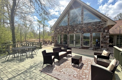 Delight House | Southern Delight -Family Retreat on Saline Creek minutes from Crater of Diamonds