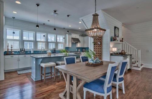 Forest District House | Southern Living Cottage