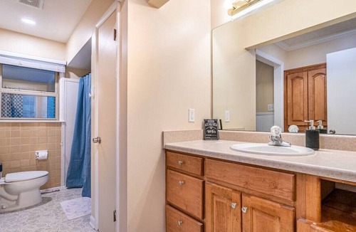Huntsville House | ▨Southern Oasis▧ Ping Pong/Fiber Wifi/4 Beds
