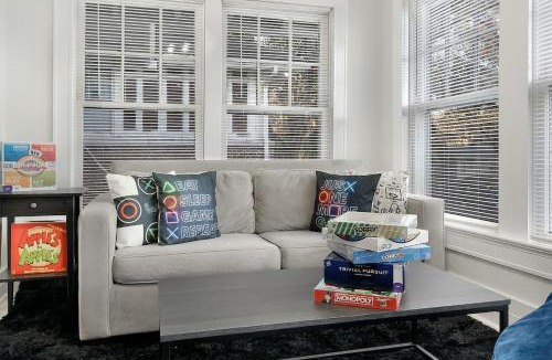 Birmingham House | Southern Tides- Pool, Fire Pit & Games