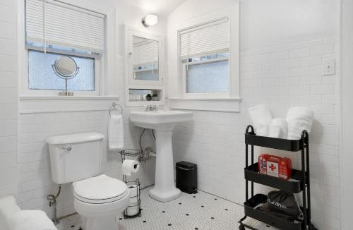 Birmingham House | Southern Tides- Pool, Fire Pit & Games