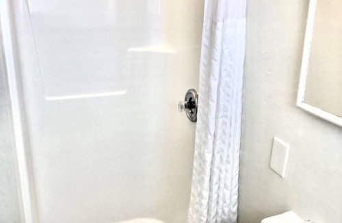 Uptown - Upper Duval Hotel | Southwinds Motel
