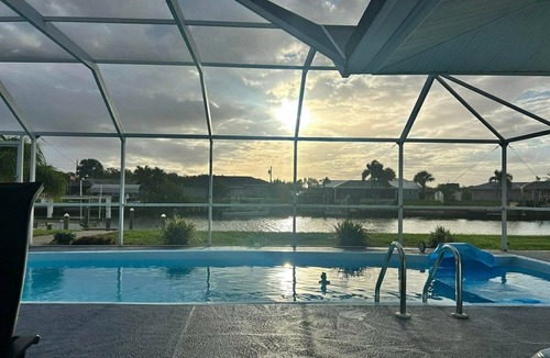 Port Charlotte House | Spacious 2-bdrm house in quiet neighborhood on canal in Port Charlotte. Sleeps 8