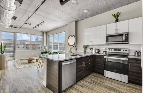 Birmingham Apartment | Spacious 2BR Retreat– Perfect for Tropicana Events