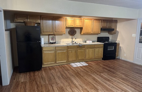 Lakeview  Jefferson County House | Spacious 3-Bedroom Home. Cajun Capital of Texas. Great for Fishing & Turnarounds