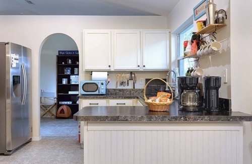 Port Malabar House | Spacious 3bed 2bath: 4k TV in all rooms, Fenced Backyard, BBQ, Games, Workspace