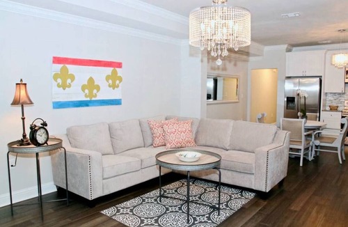 Tulane - Gravier Apartment | Spacious 3BR Mid-City stay 0.9 mi to Superdome. 2 kings, 1 queen, chef’s kitchen, Wi-Fi, steps to streetcar.