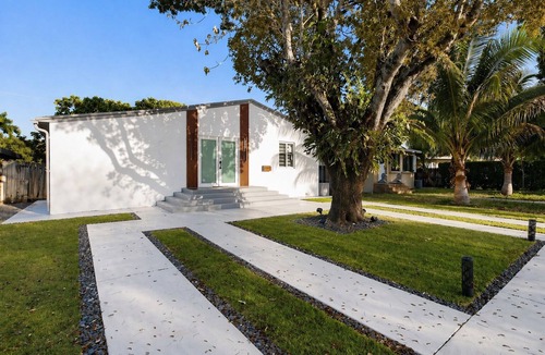 Miami Springs House | Spacious 4-bedroom home in peaceful Miami Springs - Sleeps 14