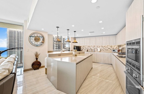 Hollywood South Central Beach Condo | Spacious 4-bedroom condo with AC in peaceful Hollywood