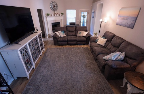 West Pensacola House | Spacious 4-bedroom house in peaceful Pensacola with WiFi, AC