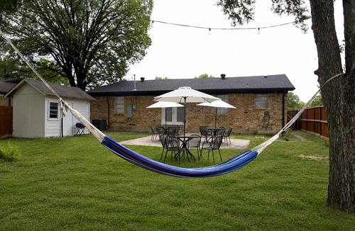 Dallas House | Spacious 4 Bedroom Home near Downtown Dallas