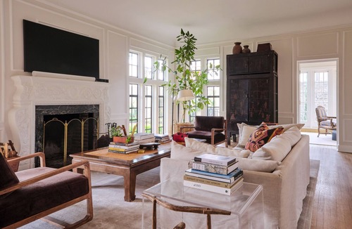 MacGregor House | Spacious 4-bedroom house in gorgeous Houston with AC and fitness room