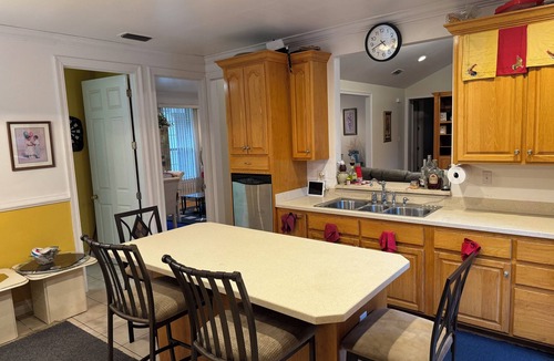 Satsuma House | Spacious 4-bedroom house in peaceful Satsuma with AC and land for RV’s etc.