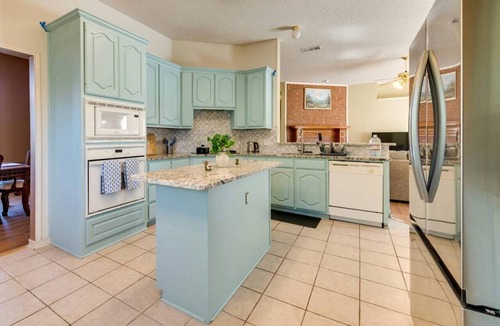 Murphy House | Spacious 4-bedroom house centrally located in DFW with all necessary amenities