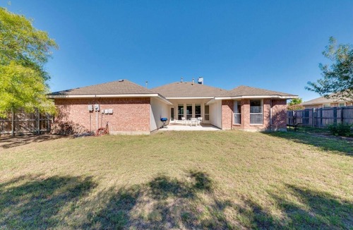 Murphy House | Spacious 4-bedroom house centrally located in DFW with all necessary amenities