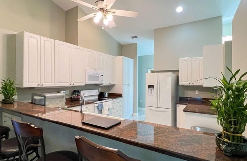 East Naples House | spacious 4 Bedrooms ,3 Bathrooms Home, in the center of everything in Naples Fl.